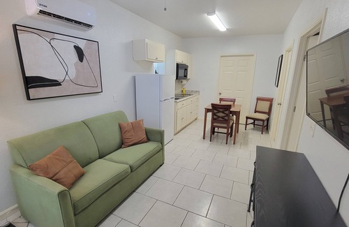 Segundo Barrio Apartamento | Cozy & Comfy Down Town El Paso