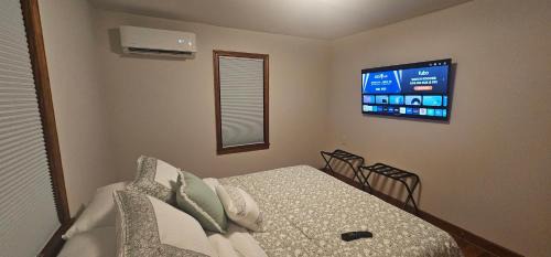 Tellico Plains Otro | Cozy Compass House
