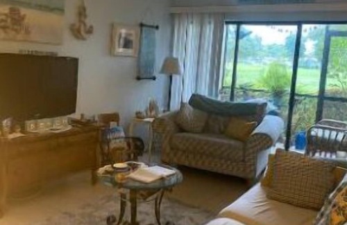 East Naples Condominio | Cozy condo, 4 miles to the beach and only 3 miles to downtown 5th Avenue!!!