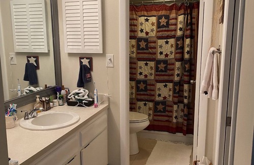 East Naples Condominio | Cozy condo, 4 miles to the beach and only 3 miles to downtown 5th Avenue!!!
