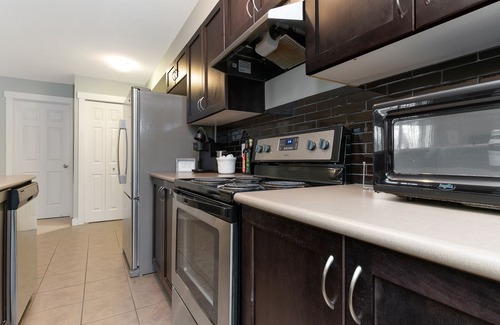 East Kootenay Condominio | Cozy condo beside lake with mountain view / 2bd 2bth + Den