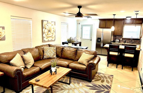 McAllen Casa | Cozy Condo close to airport and shopping