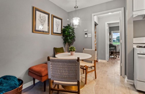 Huntington Apartamento | Cozy Condo in City: Just Steps to the Metro!