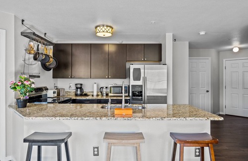 Parkside Condominio | Cozy Condo in North Boulder - Rooftop Patio / Views - 30+ Day