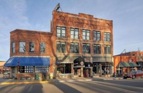 Salida Casa | Cozy Condo In The Historic Palace Hotel, Downtown