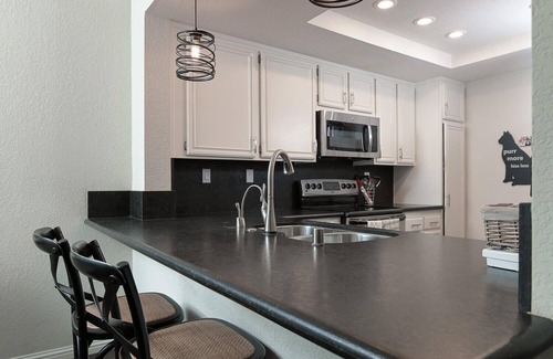 Willow Glen Condominio | Cozy condo near downtown Campbell - like a birdhouse!