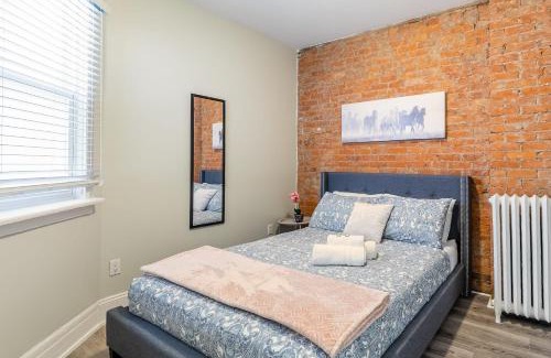 Central Hamilton Apartamento | Cozy Condo on James Street North