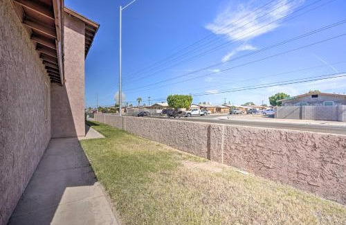 Yuma Apartamento | Cozy Condo Retreat about 3 Mi to Downtown Yuma!