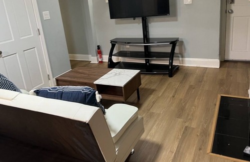 Dorchester Condominio | Cozy Condo w/ Housekeeping Service