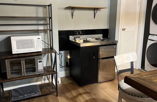 Dorchester Condominio | Cozy Condo w/ Housekeeping Service