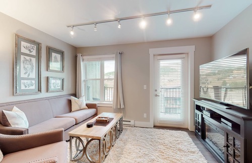 Crested Butte Condominio | The Timbers Condo- Excelentes vistas a la montaña y ubicación- ¡Simplemente camina a las pistas!