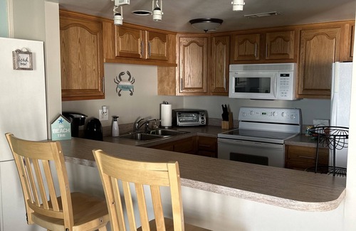 Ocean View Condominio | Cozy condo with amazing water views only 8 min from Bethany Beach !
