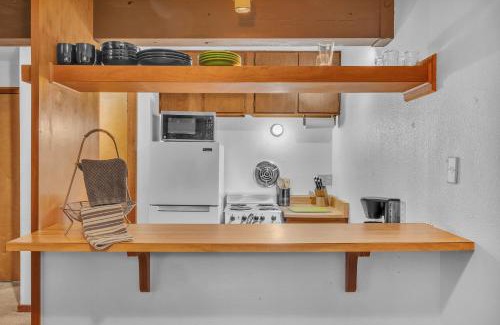 Bear Valley Apartamento | Cozy Condo with Fireplace - Tamarack 3