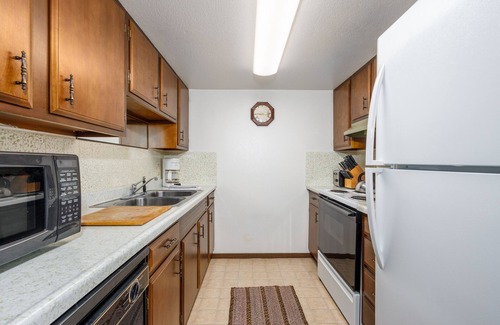Alyeska Condominio | ¡NUEVO LISTADO! Condo w / gran ubicación en el centro cerca de ciclismo, tiendas, restaurantes