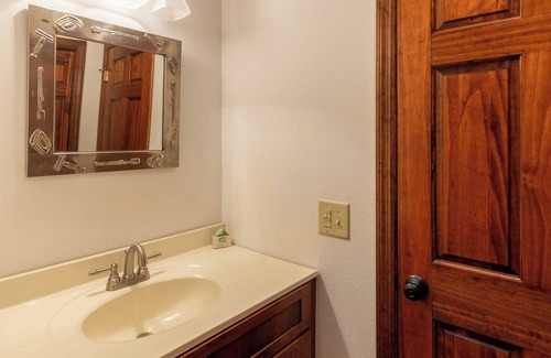 Almond Apartamento | Cozy Condo with Hot Tub & Stunning Views! Close to Bryson City & Fontana Lake