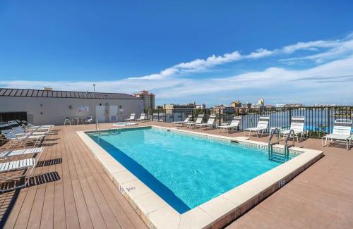 Vanderbilt Beach Casa | Cozy Condo With Pool Steps From Vanderbilt Beach