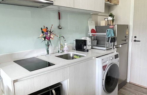 Tha Thaewawong Condominio | Cozy Condo With Stunning Seaview