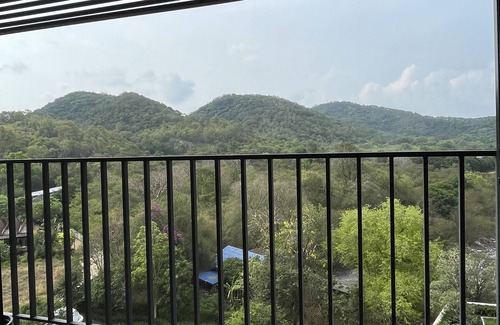 Tha Thaewawong Condominio | Cozy Condo With Stunning Seaview