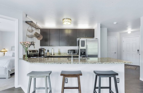 Glenwood Grove - North Iris Condominio | Cozy condo with sunny rooftop Patio -Perfect outdoor Oasis in Heart of Boulder