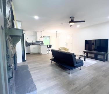 Belvedere Park Casa | Cozy Contemporary Bungalow