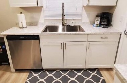 Allen Park Casa | Cozy Convenience Brand New Listing from Super Host!