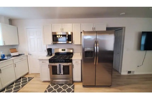 Allen Park Casa | Cozy Convenience Brand New Listing from Super Host!