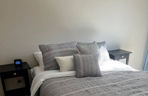 South Britain Apartamento | Cozy & Convenient 1 Bedroom Stay in Newtown, CT