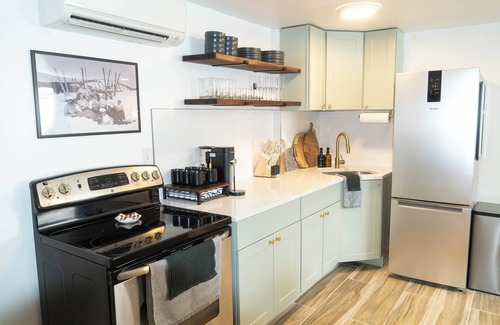 Villa Park Apartamento | Cozy & Convenient, 5 mins. to Sloan's & Empower