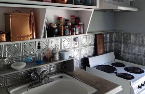 Tobin Hill Apartamento | Cozy Converted Carriage Guest House in Yropical Garden