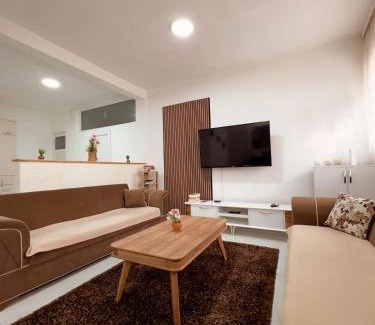 Mejë Apartamento | Cozy Corner Apartment