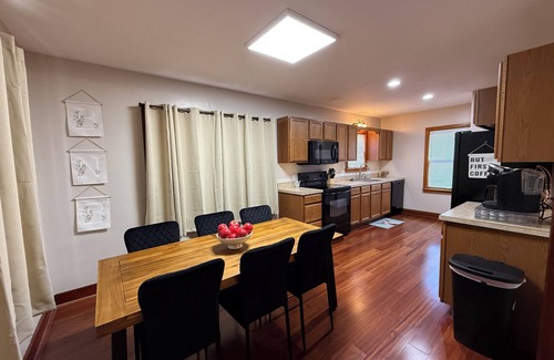 Salina Cabaña | Cozy Corner Cottage - 4 Bedroom Home