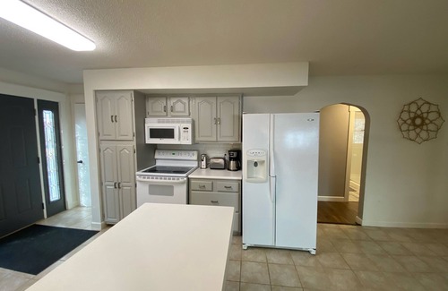Brice Prairie Casa | Cozy Corner Cottages-3 Bedroom House Rental