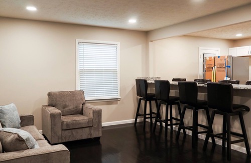Speedway Casa | Cozy Corner House 9 min walk from Indianapolis Motor Speedway!