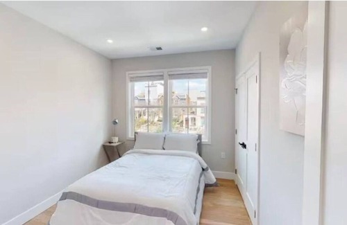 Park View Casa | Cozy corner house in DC - Unit 2