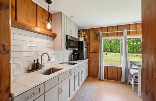 Rising Sun Apartamento | Cozy Corner: Relax on an Amish Equestrian Farm
