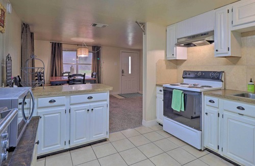 Belton Cabaña | Cozy Cottage ~ 1 Mi to Stillhouse Hollow Lake