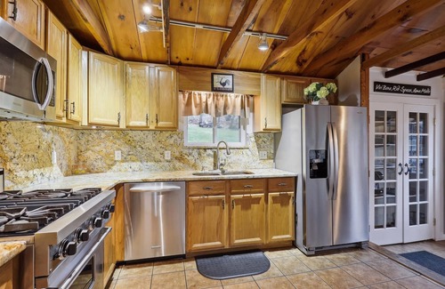 Brownfield Cabaña | Cozy Cottage | 1BR,1BA, Hot Tub, Fireplace