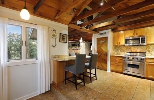Brownfield Cabaña | Cozy Cottage | 1BR,1BA, Hot Tub, Fireplace
