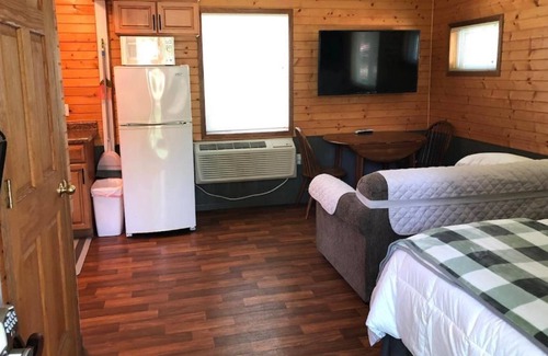 Trempealeau Cabaña | Cozy Cottage 2 on Lake Road