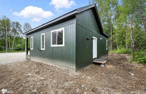 Fishhook Cabaña | Cozy Cottage A-near Hatcher Pass