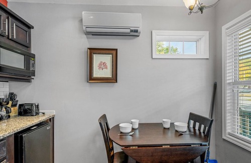 Queensbury Cabaña | Cozy Cottage at Lake George Campsites!