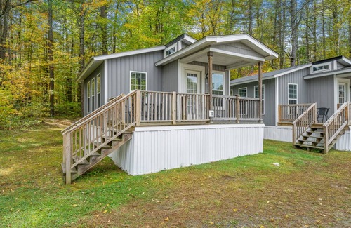 Queensbury Cabaña | Cozy Cottage at Lake George Campsites!