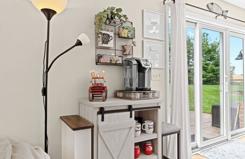Hartland Casa | Cozy Cottage at Long Lake with plenty of outdoor space!