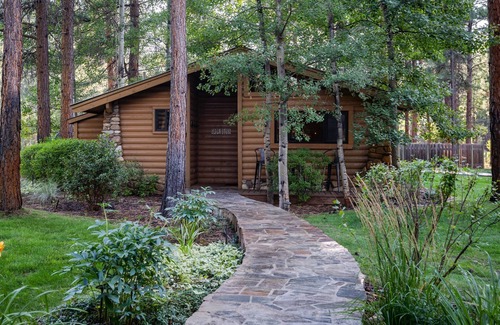 Grantsdale Cabina | Cozy Cottage at The Bitterroot Mile Club
