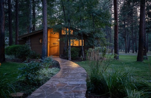Grantsdale Cabina | Cozy Cottage at The Bitterroot Mile Club