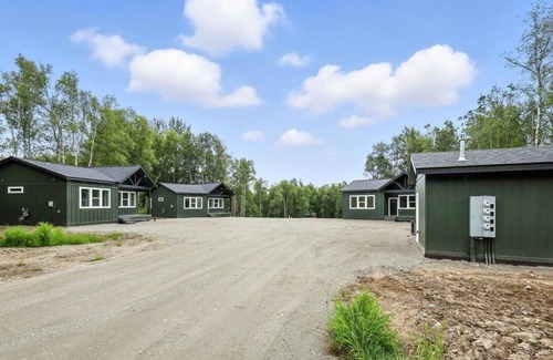 Fishhook Cabaña | Cozy Cottage B-Near Hatcher Pass