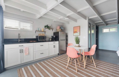 Bay Park Casa | Cozy Cottage blocks from the Bay!