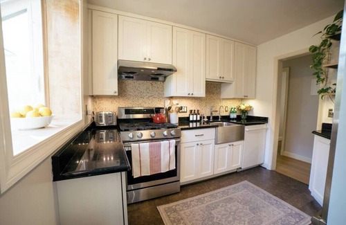 Bethesda Casa | Cozy Cottage by the City