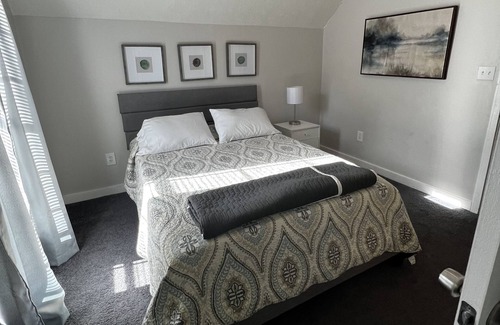 Phenix City Cabaña | Cozy Cottage by the lake!