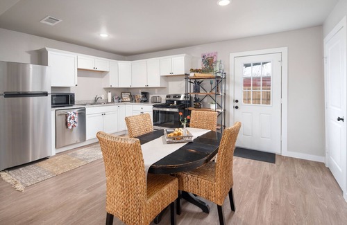 Weston Casa | COZY COTTAGE-Celina Area-Located in Historic Downtown Weston